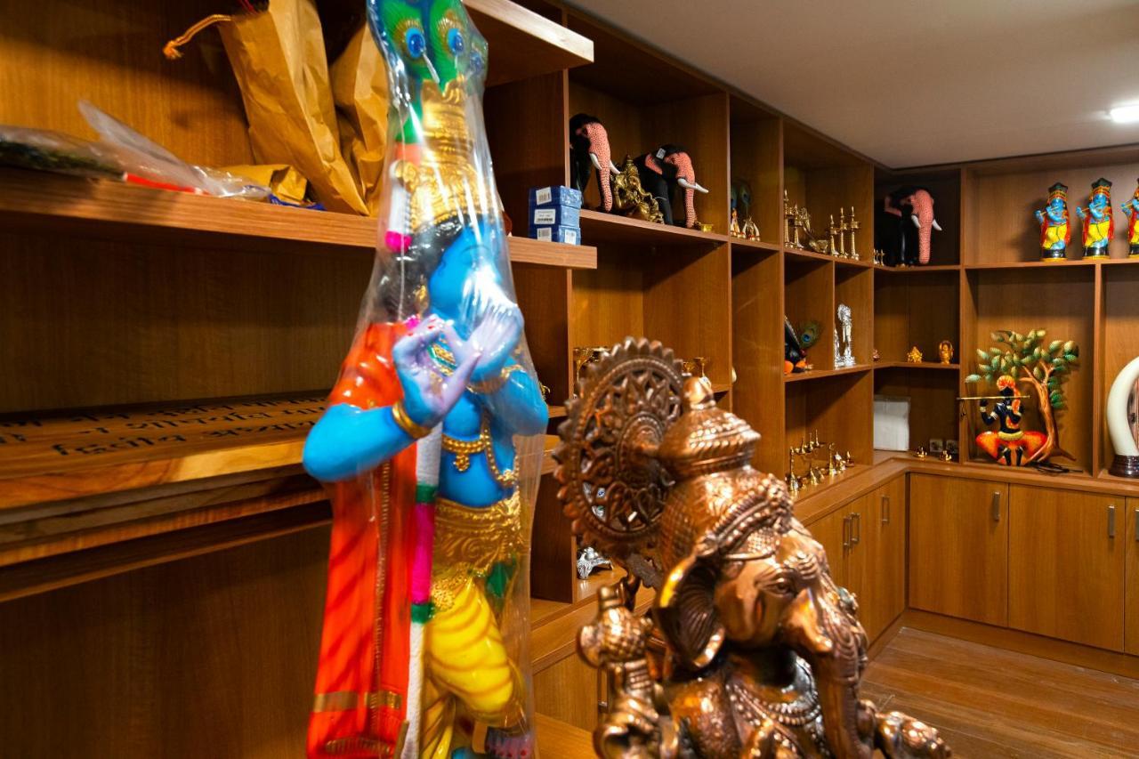 Harivaram Yuga Guruvāyūr Exteriör bild